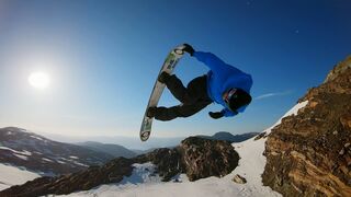 GoPro: Sunset Snowboarding with Sage Kotsenburg, Halldór Helgason and Sven Thorgren in 4K