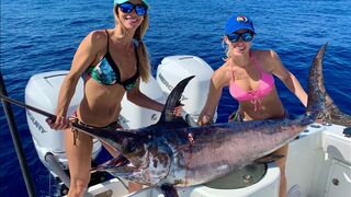 Swordfish - The GIRLS take over the boat to catch Mallory's 1st SWORDFISH