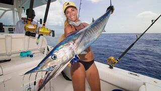 Offshore Fishing for GIANT WAHOO in the Bahamas!