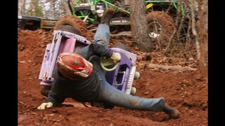 EXTREME BARBIE JEEP RACING 2010