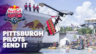 Pittsburgh ‘Pilots’ Try To Rewrite Aviation History | Red Bull Flugtag