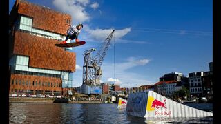 Urban Ocean Wakeboarding in Belgium - Red Bull Streamline 2014