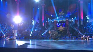 Soso vs Roxrite - Battle 2 - Red Bull BC One 2011 Moscow