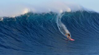 Distance Between Dreams Extra: Surfing Jaws w/ Maui’s Finest Big Wave Chargers