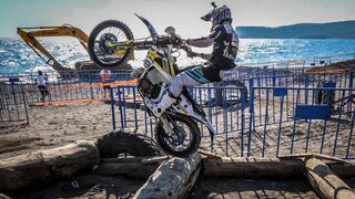 Billy Bolt wins both Beach & Forest Race in Sea to Sky 2018 Hard Enduro