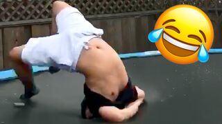 TRAMPOLINE FAILS THAT REALLY CHICKEN MY WINGS!! ????????