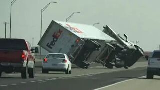 TRUCKS SMASHING INTO BRIDGES ! TRUCK CROSSWIND -  Truck Crash Compilation ! Most idiots & Dangerous