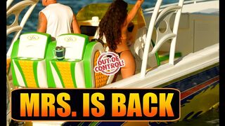 HOT GIRL IN BIKINI STEALS THE SHOW IN THE BOATING CAPITAL OF THE WORLD |  #45  @Boat Zone ​