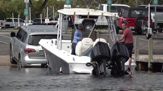 Boat Ramp Costly Mistake ?  The 3 day Launch ! (Chit Show)