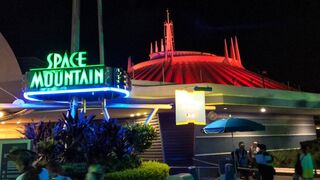 Deep Space Mountain is the BEST version of Space Mountain! Fight me!!! Magic Kingdom WDW